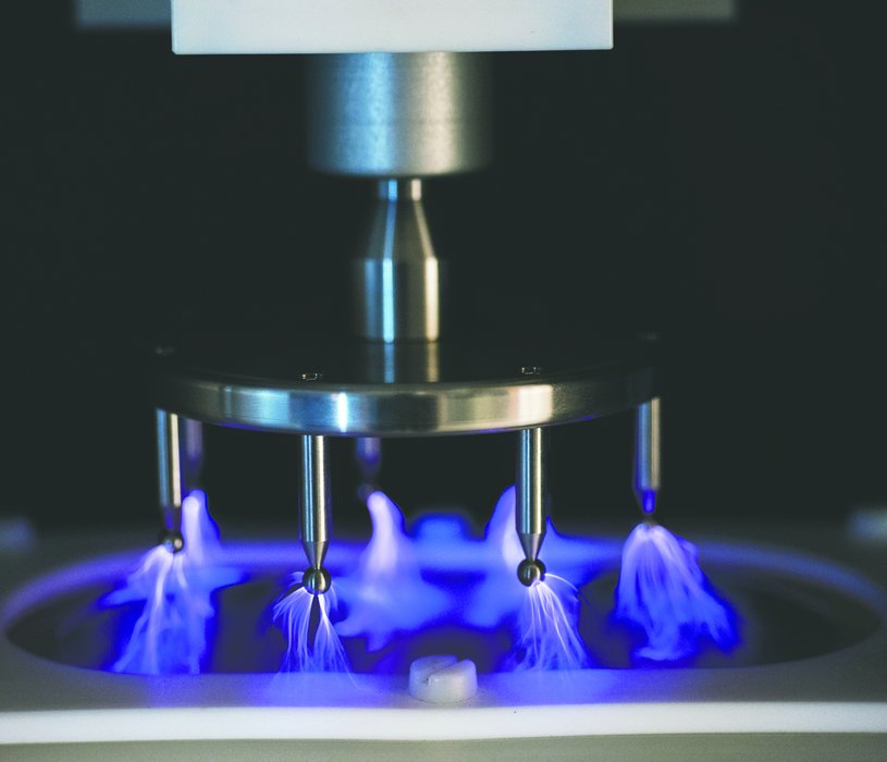 Plasma- und Corona-Behandlung in der Elektronik­industrie